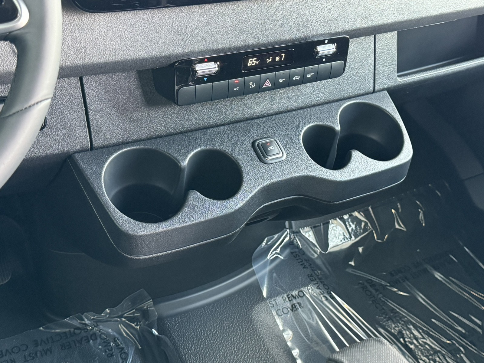 Vehicle image 8 of 27