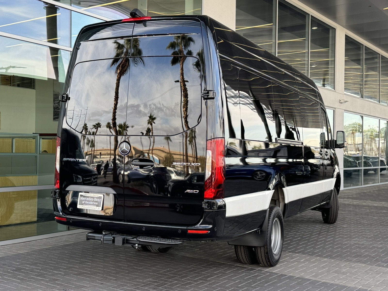 Vehicle image 4 of 27