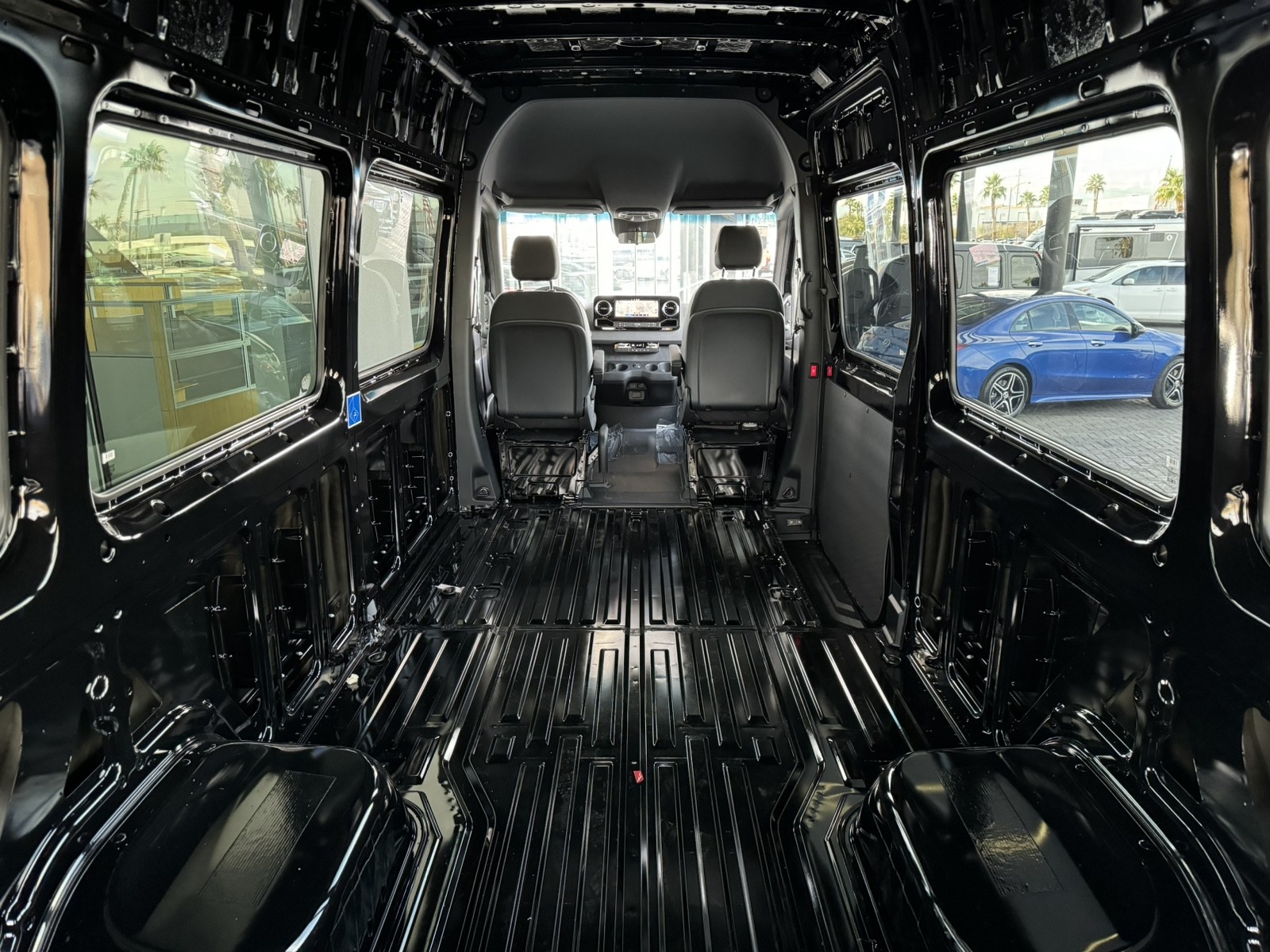 Vehicle image 14 of 27