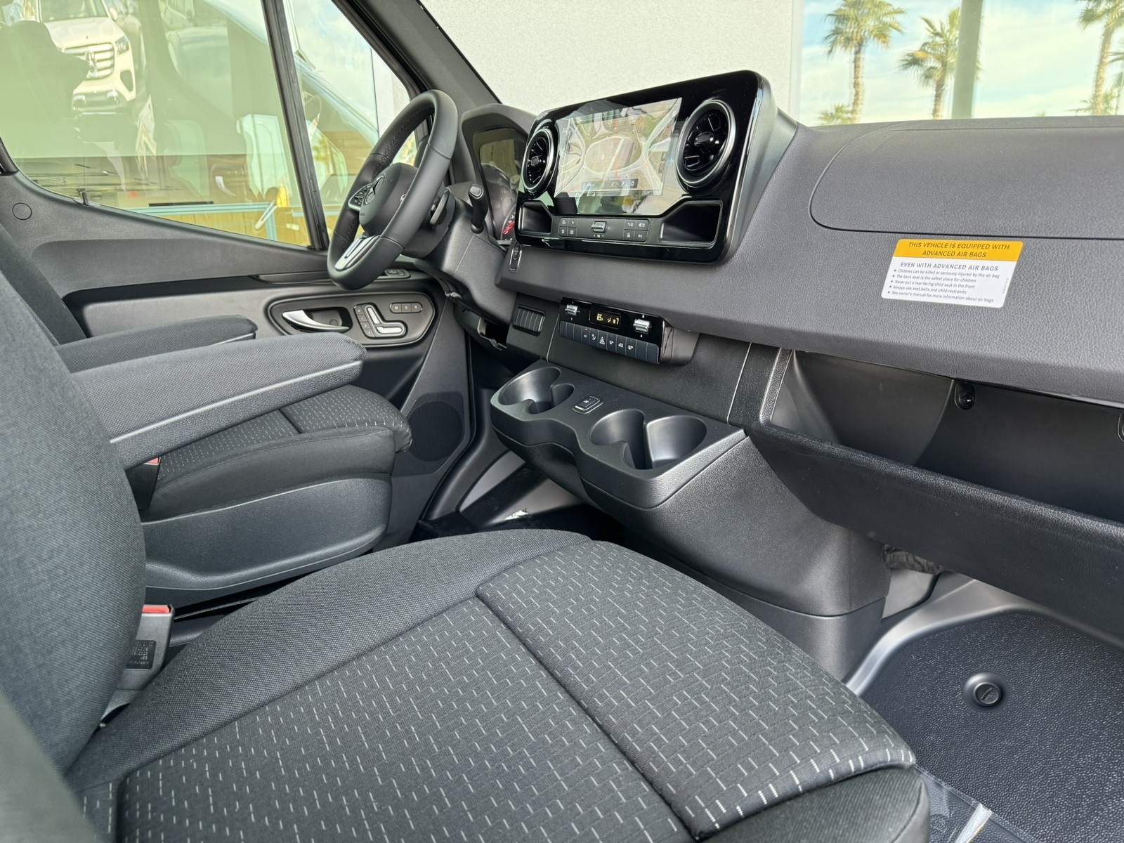 Vehicle image 20 of 27