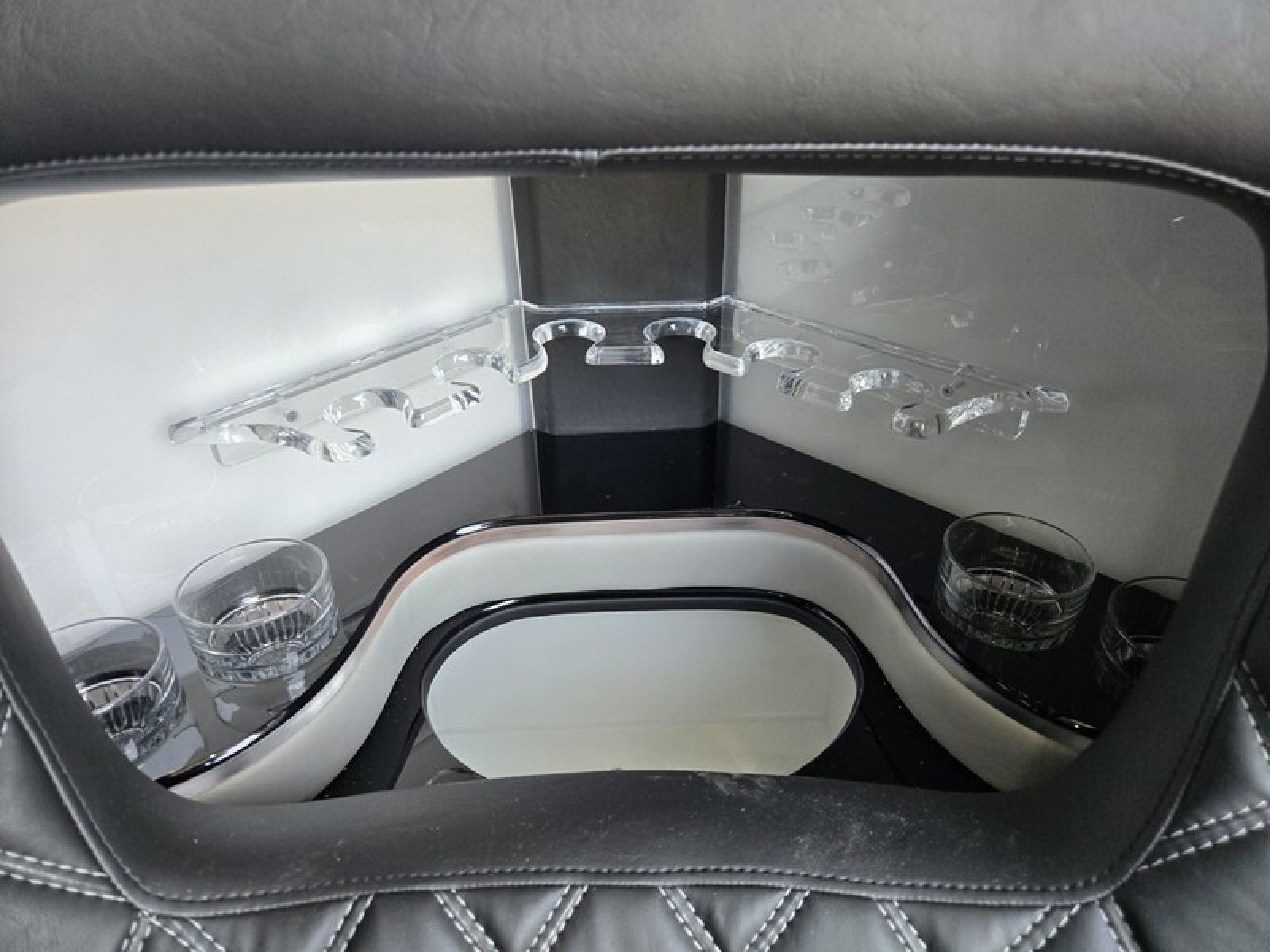 Vehicle image 18 of 37