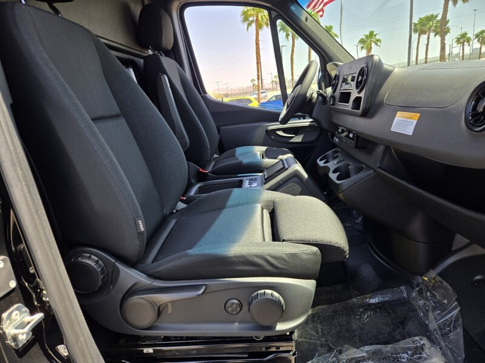 Vehicle image 24 of 37