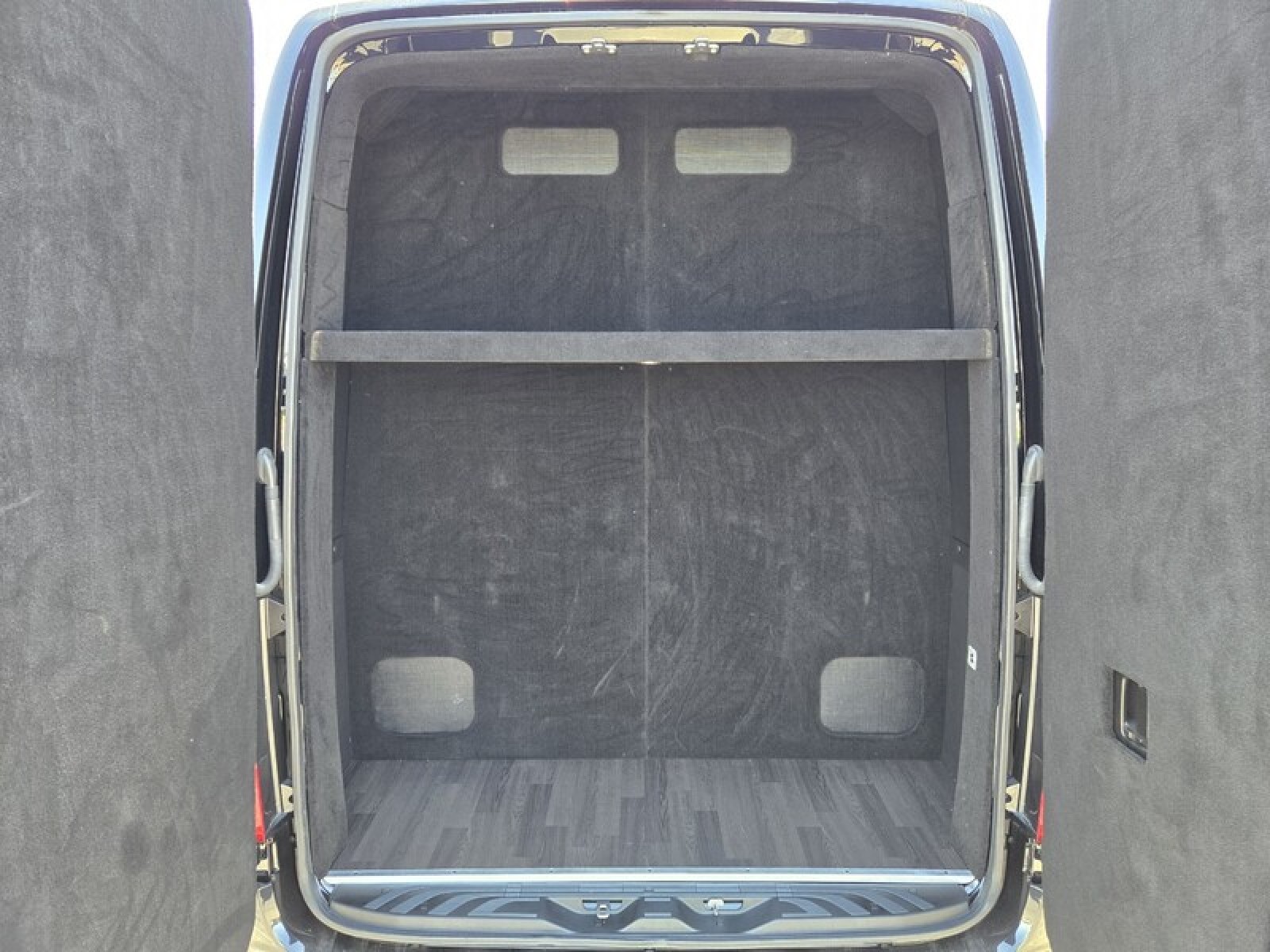 Vehicle image 13 of 37