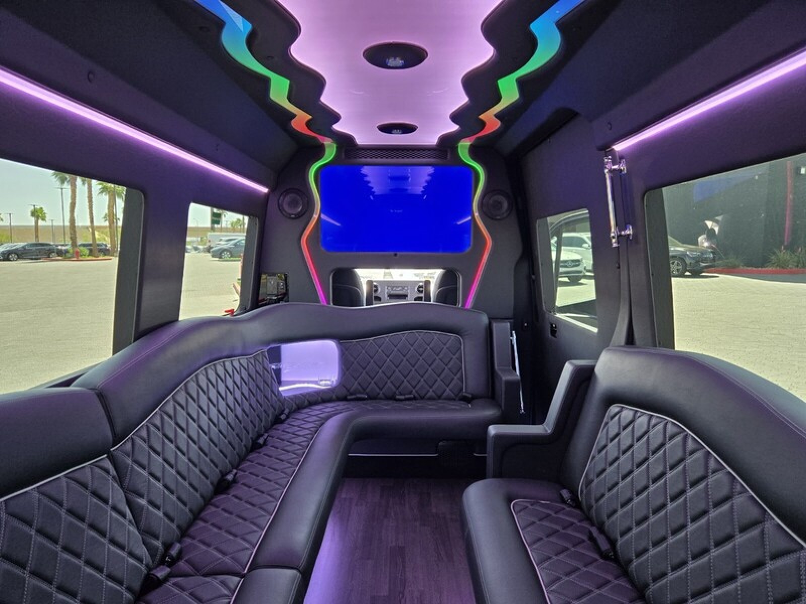 Vehicle image 21 of 37