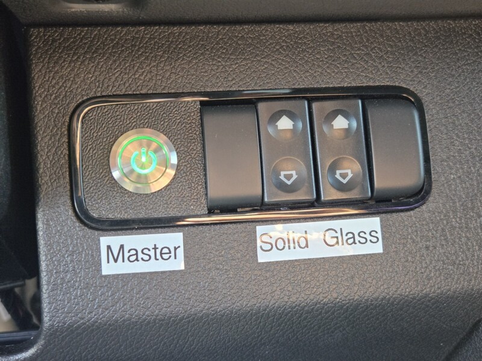 Vehicle image 34 of 37