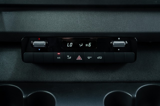 Vehicle image 17 of 20