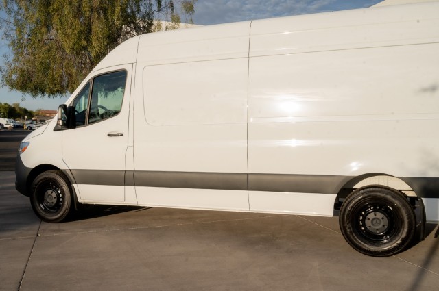 Vehicle image 6 of 20