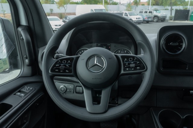 Vehicle image 19 of 20