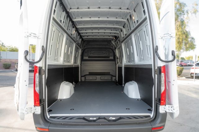 Vehicle image 9 of 20