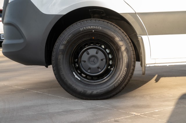 Vehicle image 7 of 20