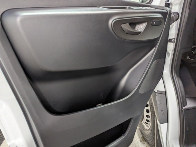 Vehicle image 8 of 23