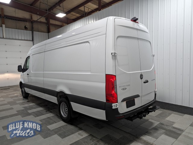 Vehicle image 5 of 23