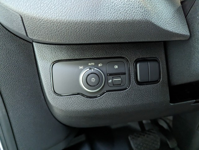 Vehicle image 11 of 23