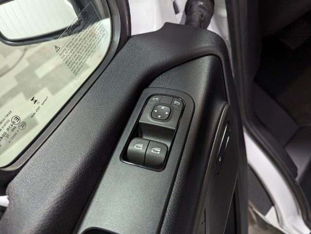 Vehicle image 10 of 23