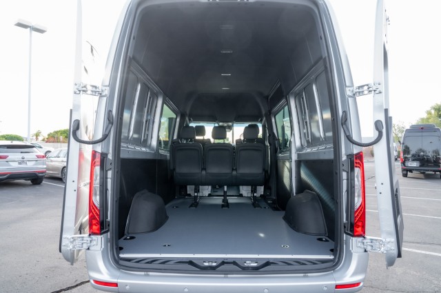 Vehicle image 10 of 22