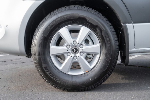 Vehicle image 7 of 22