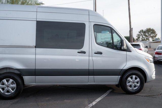 Vehicle image 4 of 22