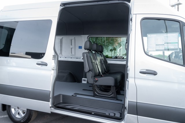 Vehicle image 11 of 22