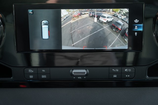 Vehicle image 18 of 22