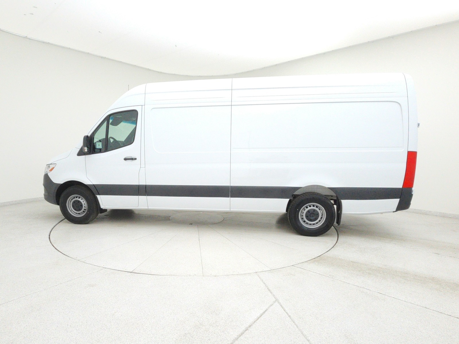 Vehicle image 7 of 19