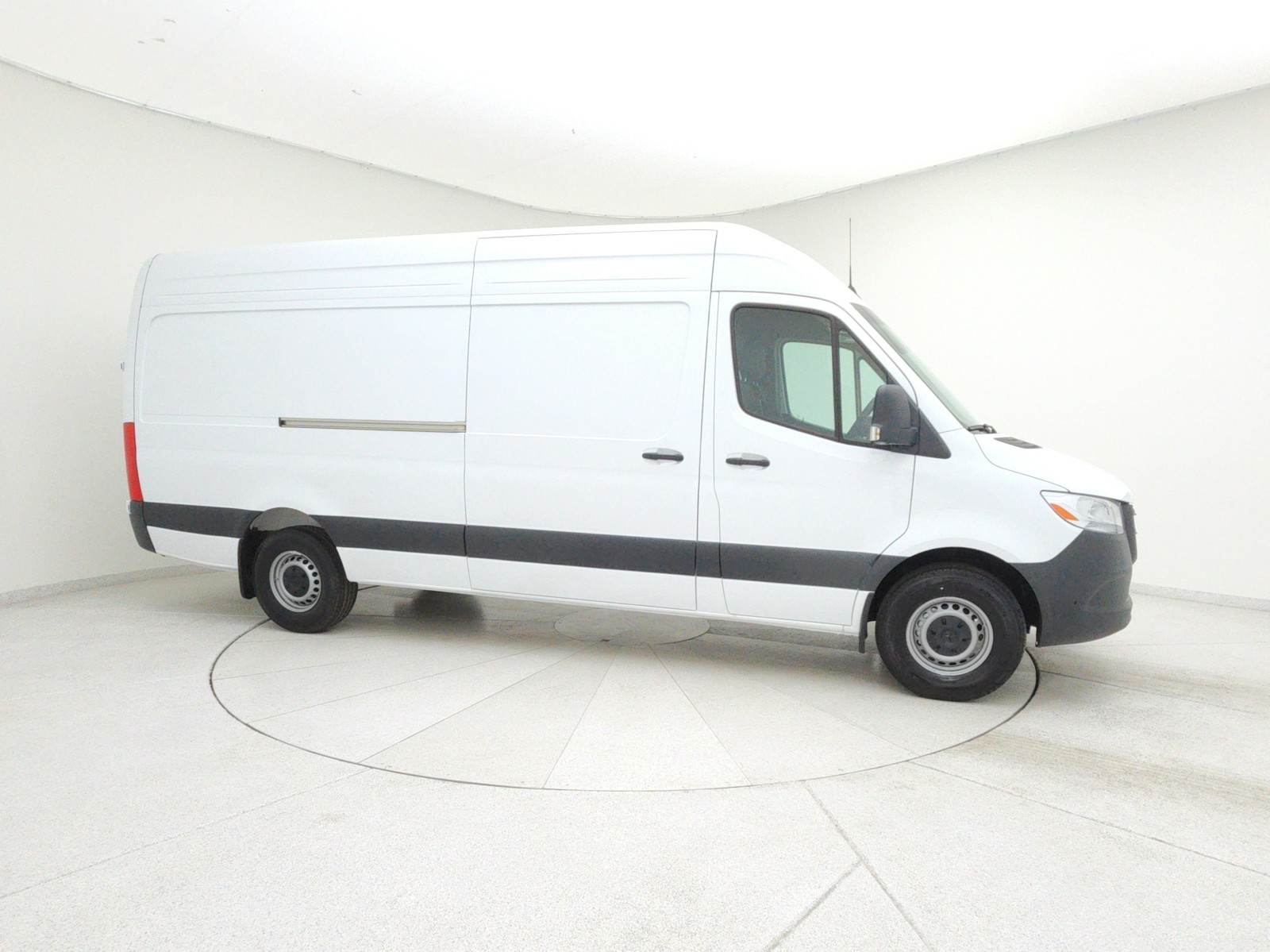 Vehicle image 3 of 19
