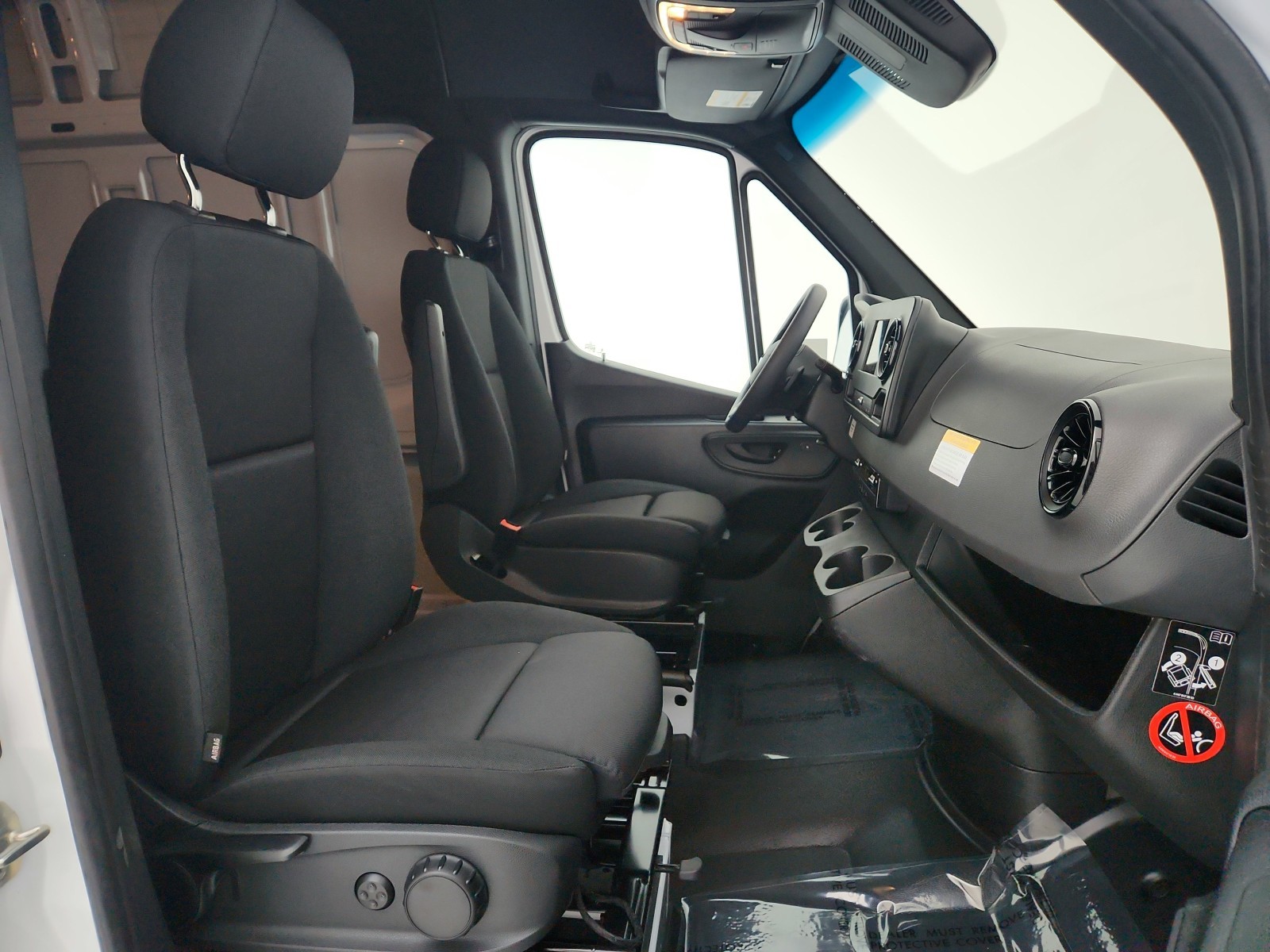 Vehicle image 12 of 19