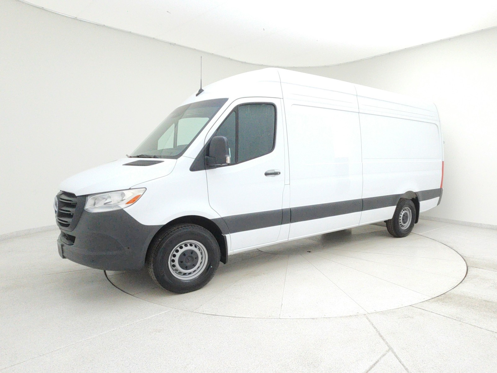 Vehicle image 8 of 19