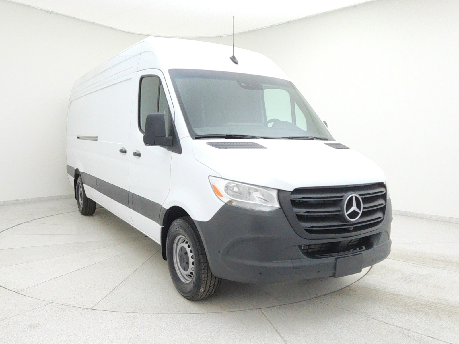 Vehicle image 2 of 19