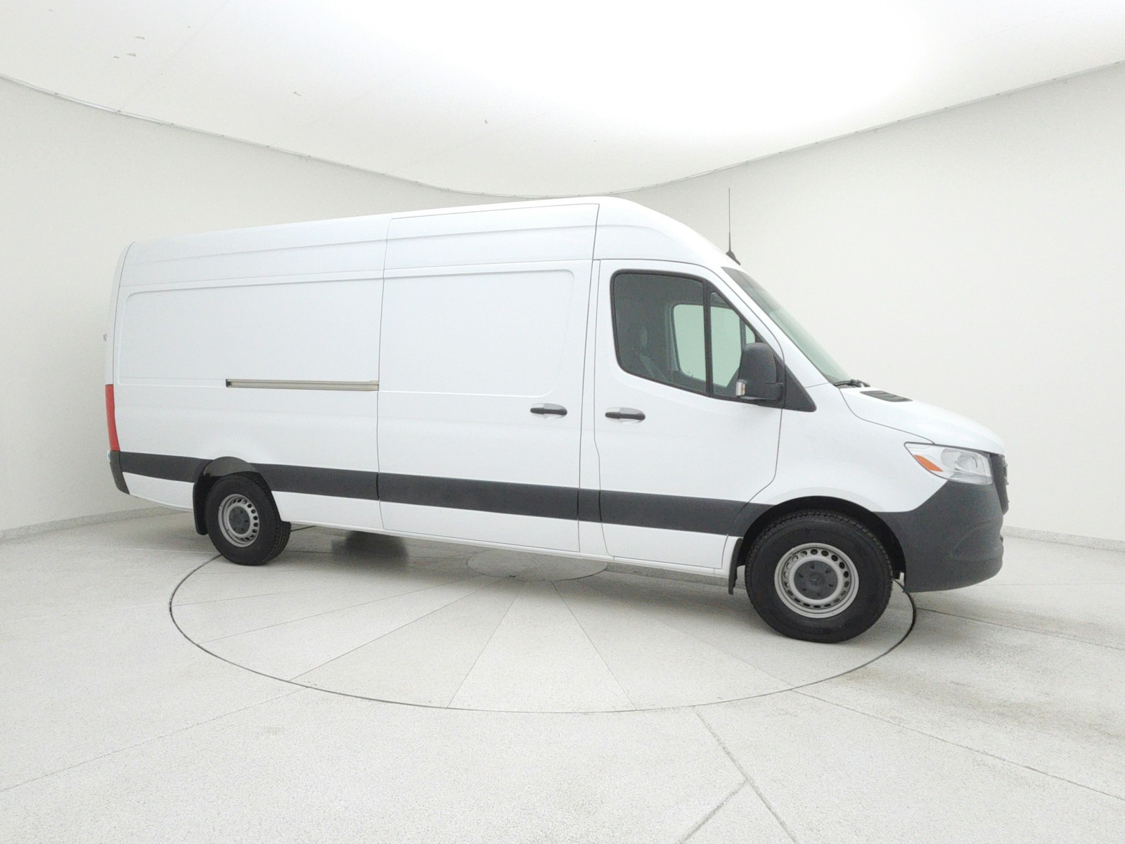 Vehicle image 3 of 19
