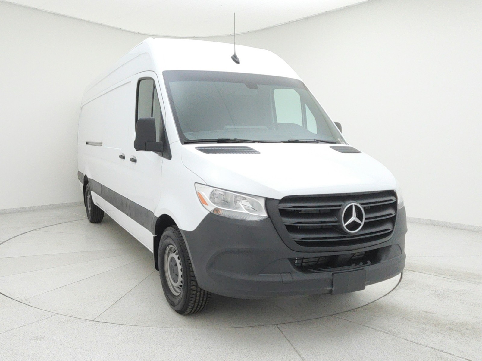 Vehicle image 2 of 19