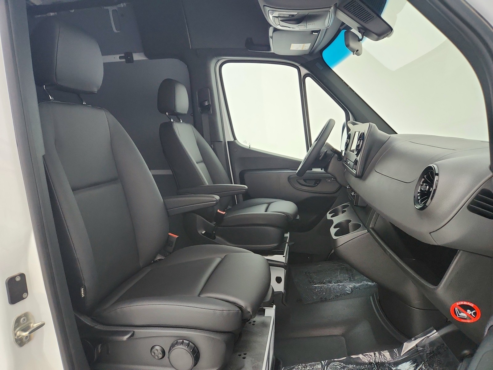 Vehicle image 12 of 19