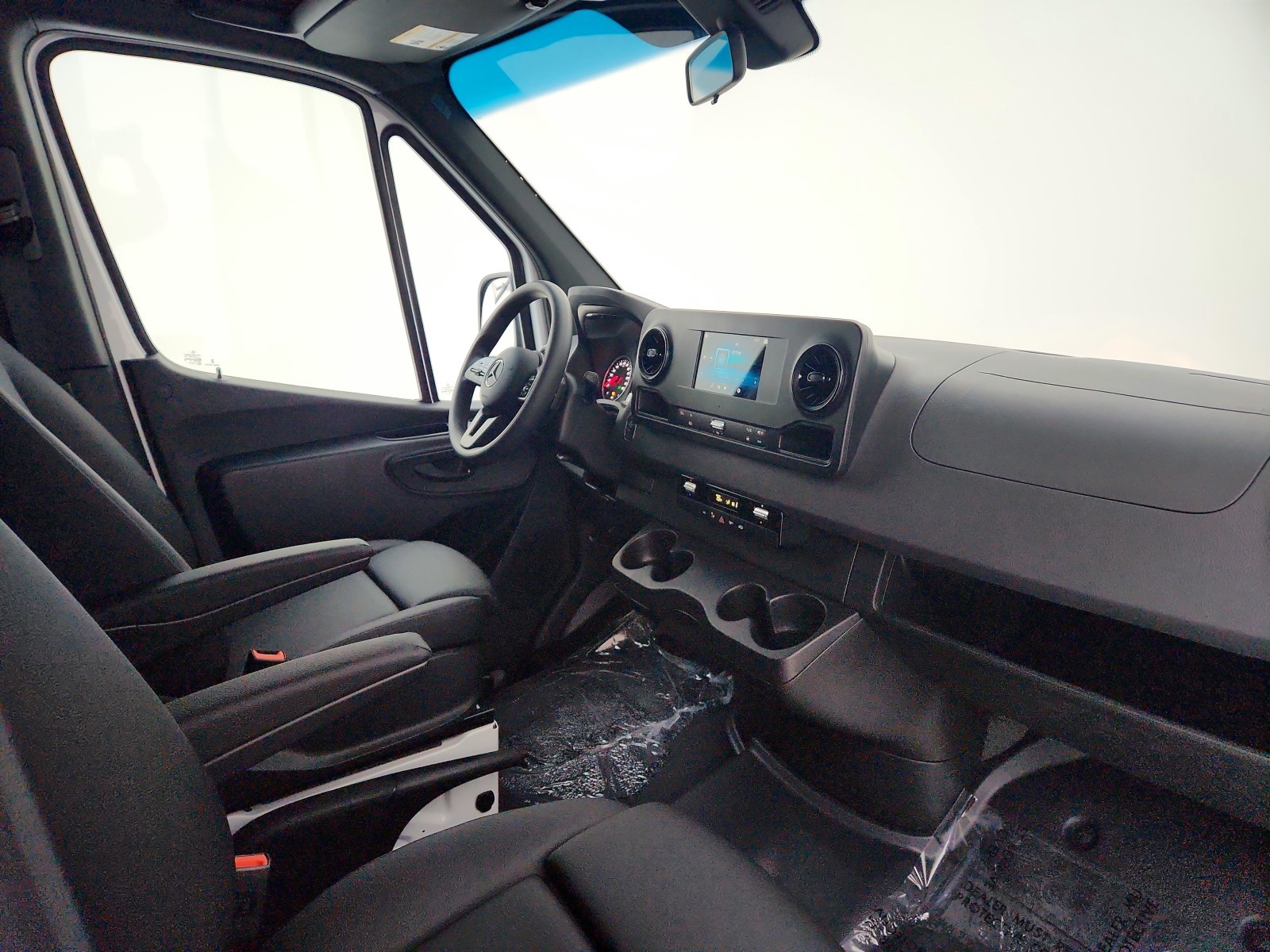 Vehicle image 11 of 19