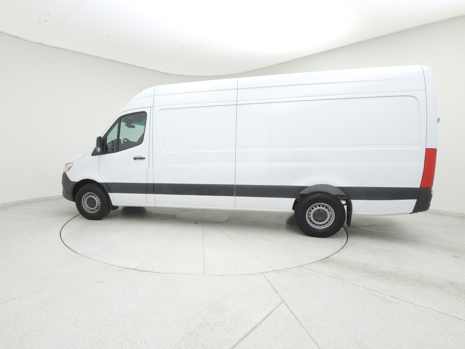 Vehicle image 7 of 19