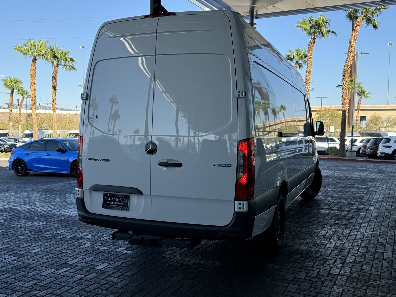 Vehicle image 8 of 28