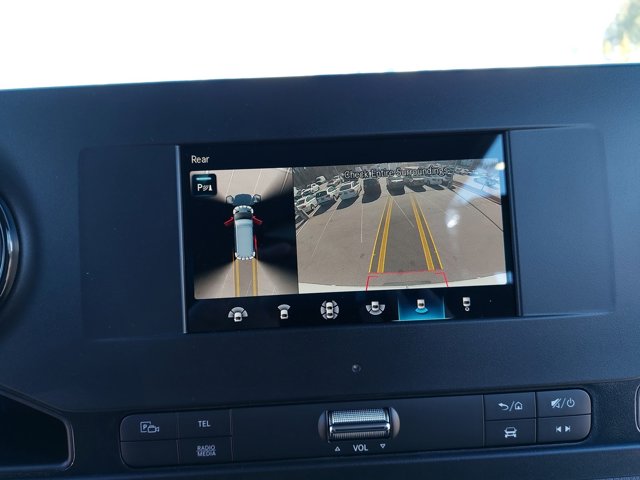 Vehicle image 23 of 33