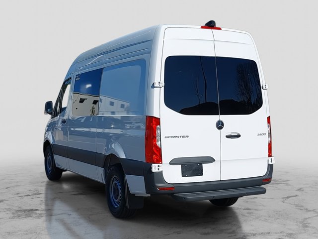Vehicle image 8 of 33