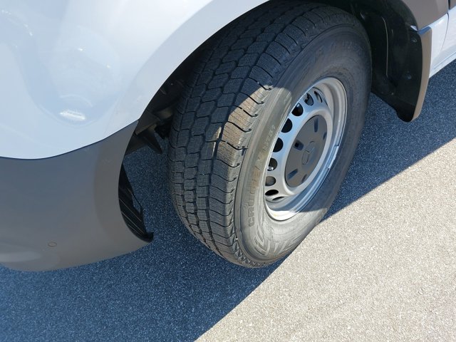 Vehicle image 30 of 33