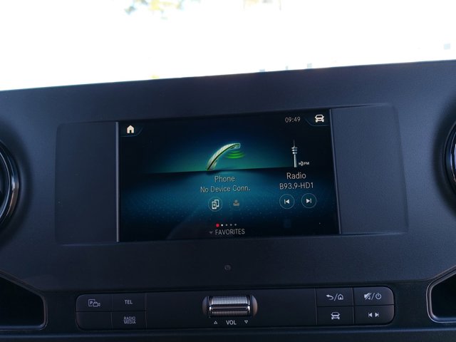 Vehicle image 22 of 33