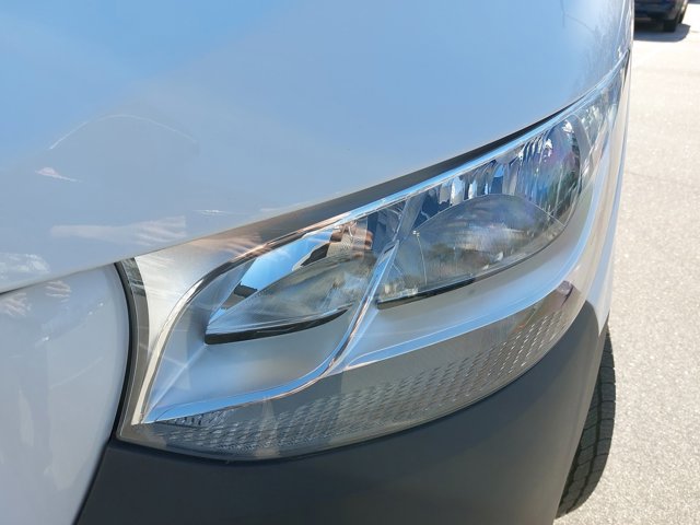 Vehicle image 29 of 33