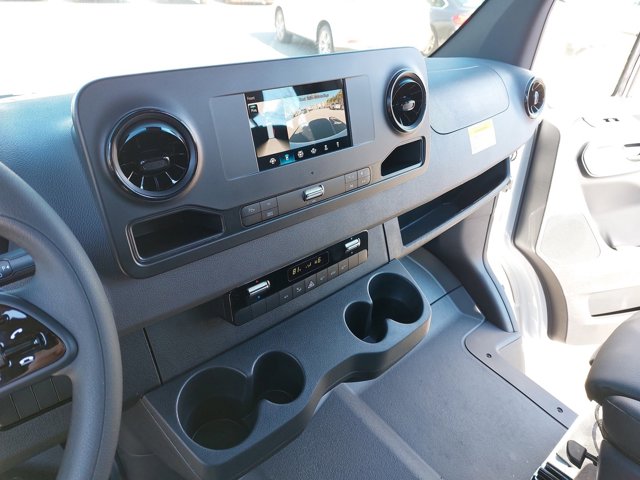 Vehicle image 20 of 33