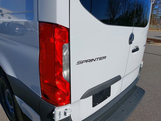 Vehicle image 32 of 33