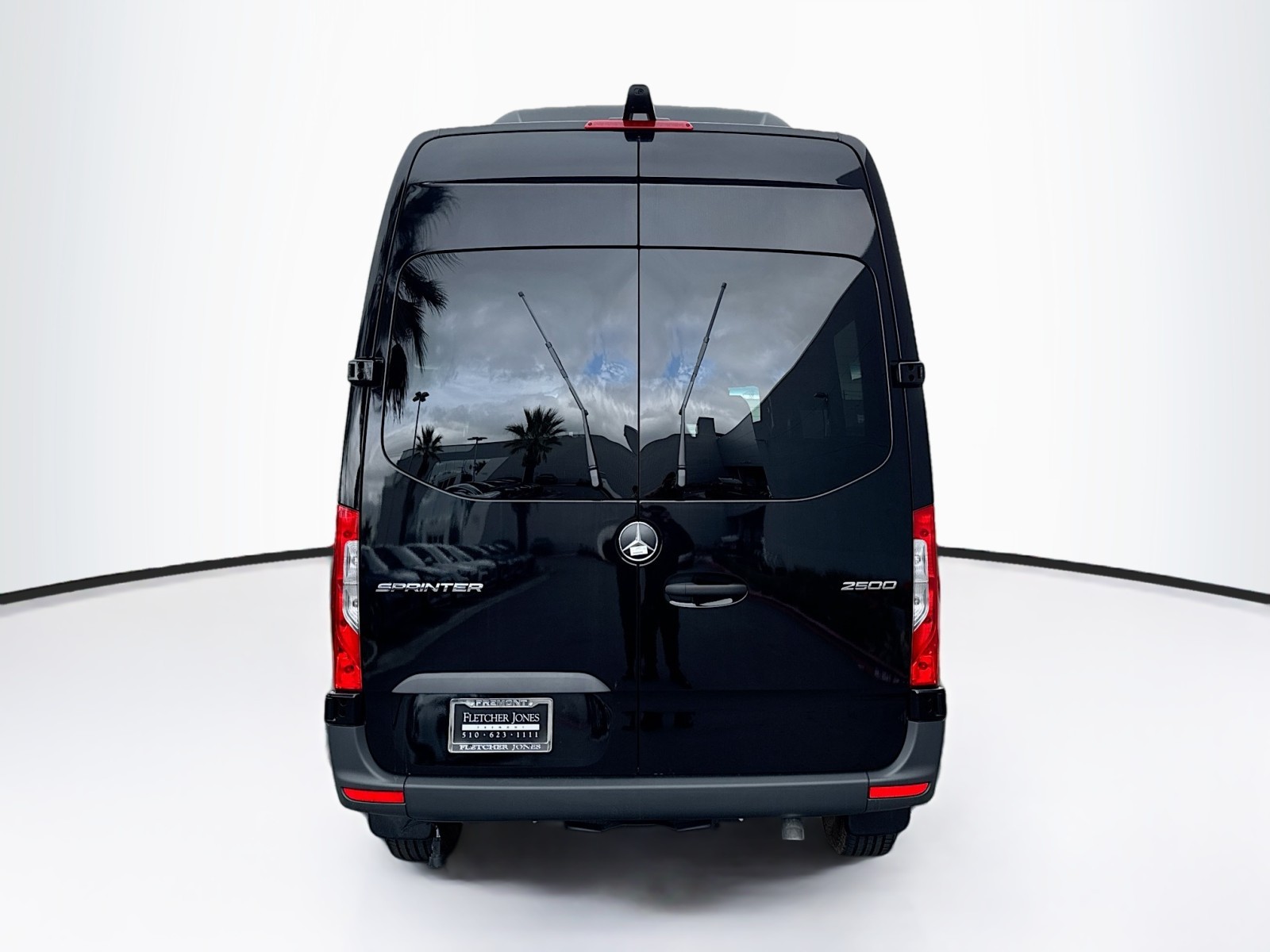 Vehicle image 8 of 27