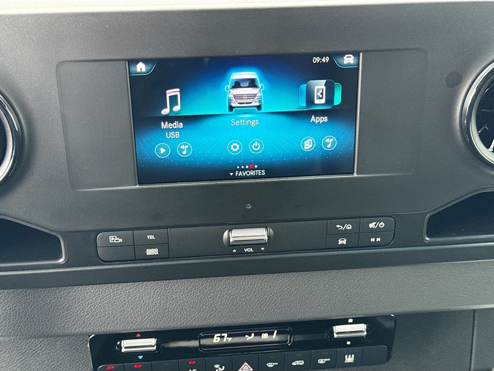 Vehicle image 12 of 27