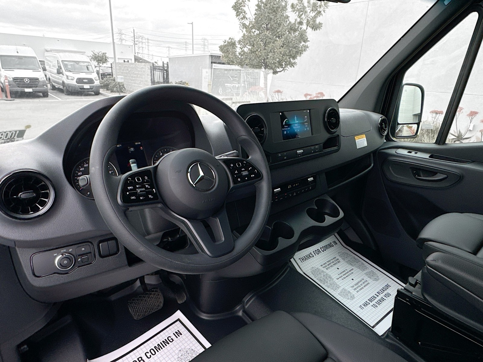 Vehicle image 9 of 27