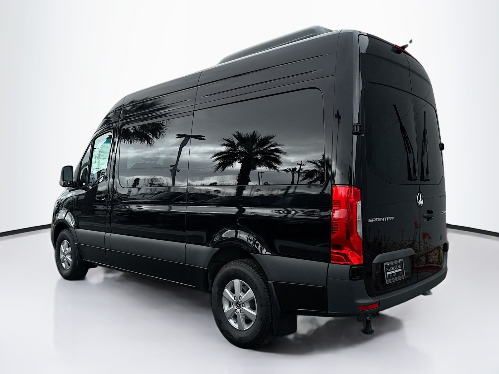 Vehicle image 6 of 27