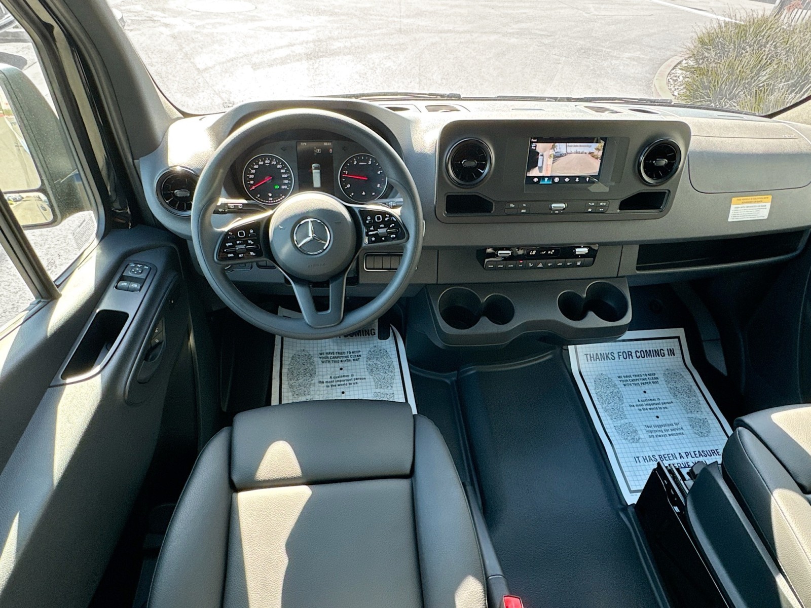 Vehicle image 19 of 28
