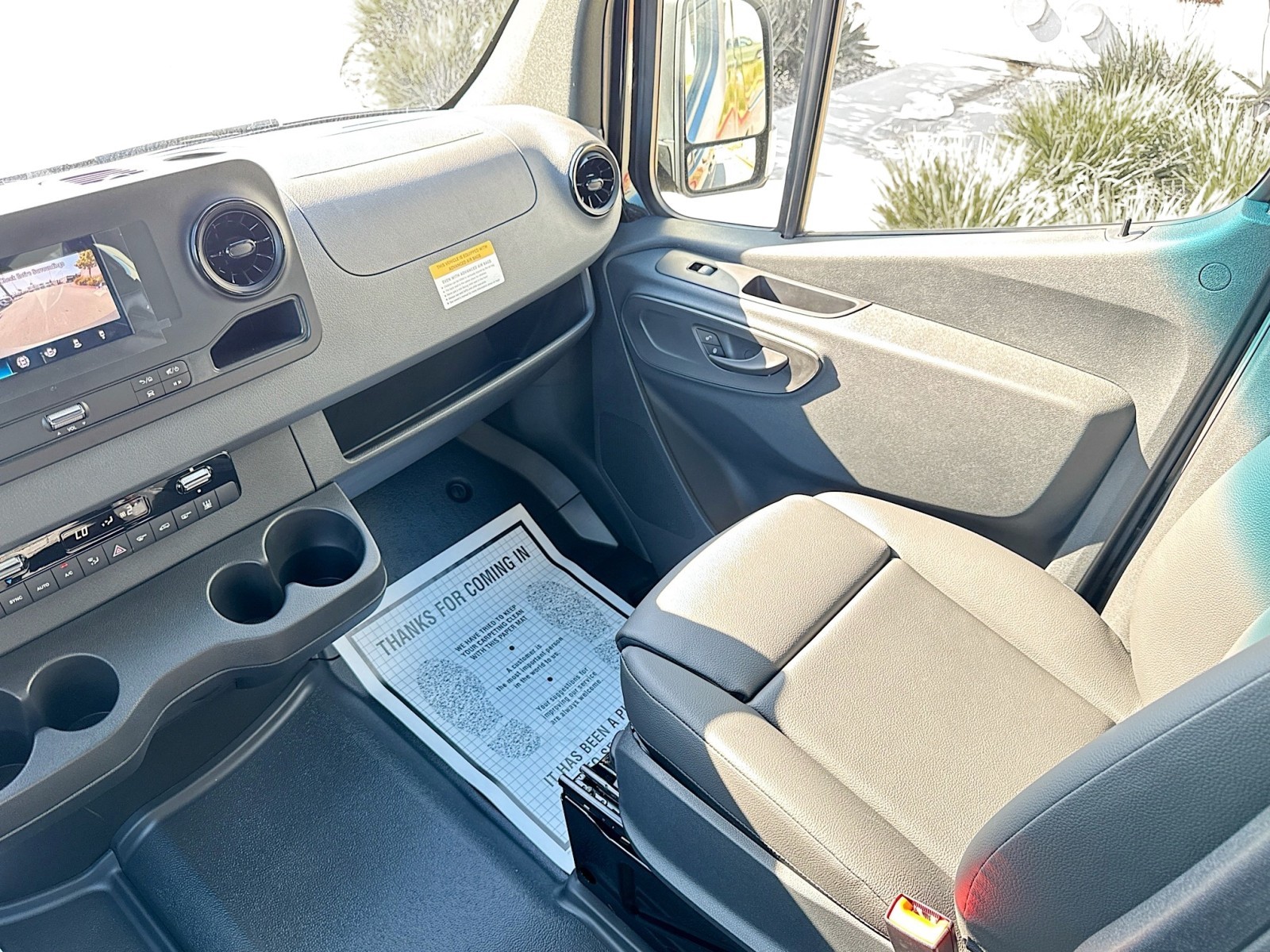 Vehicle image 20 of 28