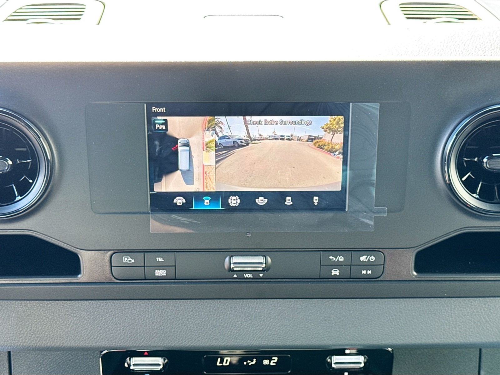 Vehicle image 13 of 28