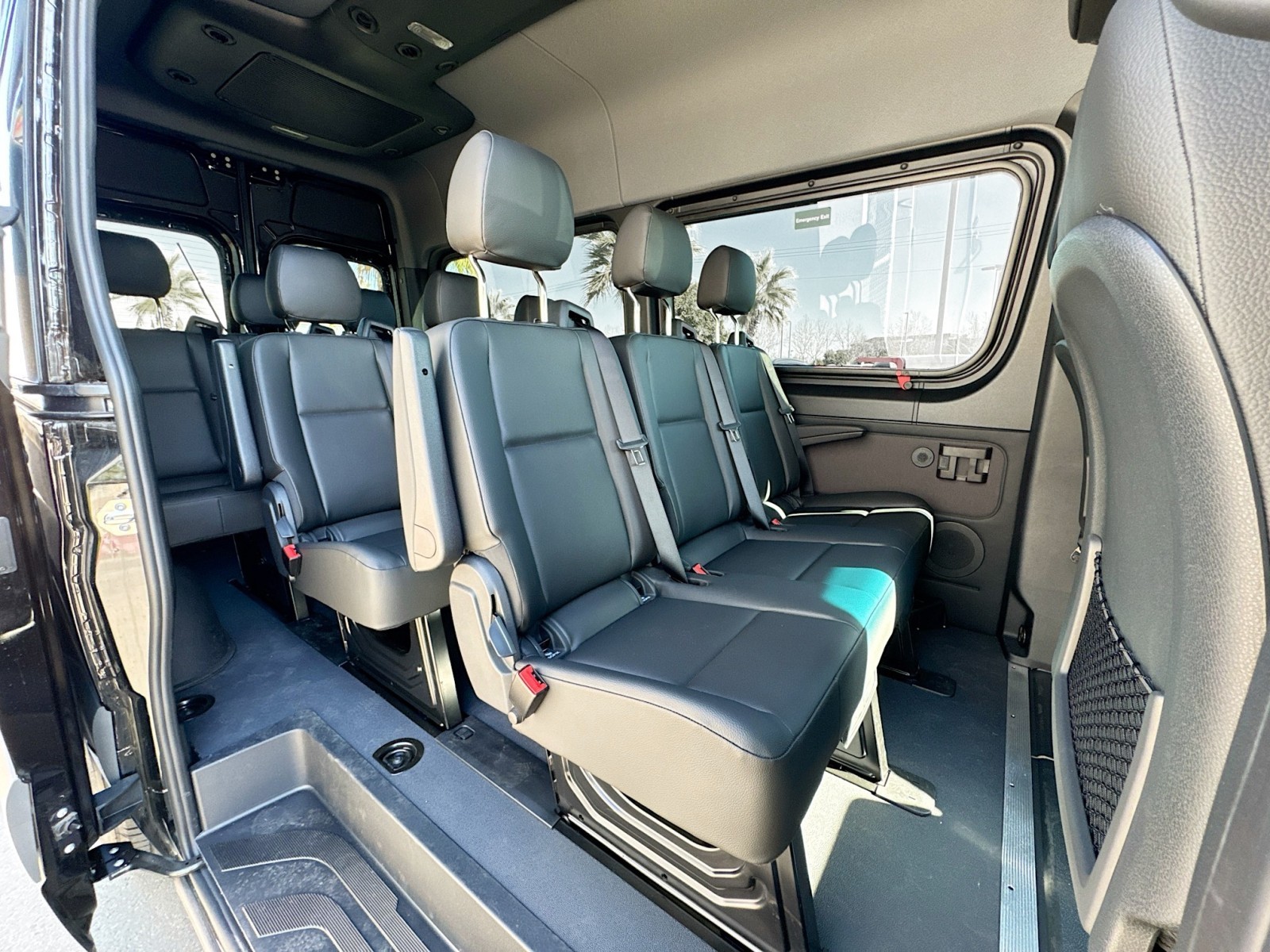 Vehicle image 23 of 28