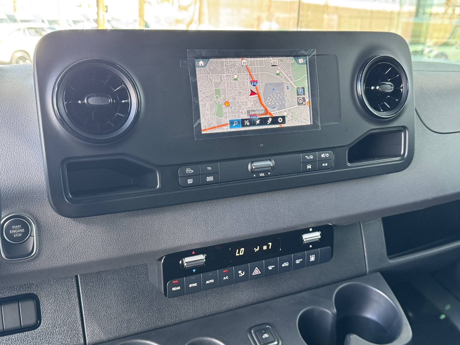 Vehicle image 25 of 28